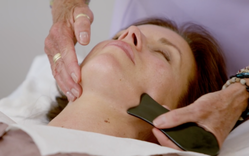 Gua Sha Moisture Bomb Facial